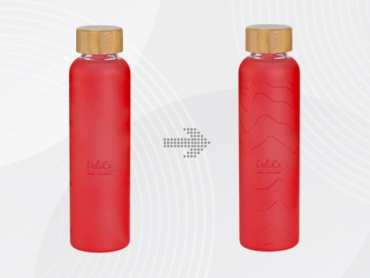 Изображение №1 | Стеклянная бутылка с бамбуковой крышкой «Foggy»,  с УФ-печатью (красный)