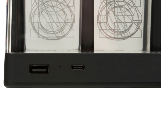 Изображение №9 | Часы с LED-подсветкой и беспроводной зарядкой «Cyber», 10 Вт (черный)