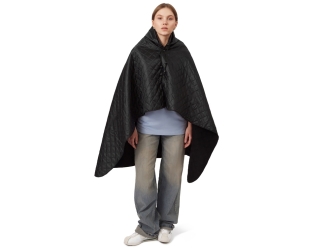 Изображение №2 | Плед-пончо 2-в-1 «Cappy» с капюшоном и мешком (черный)