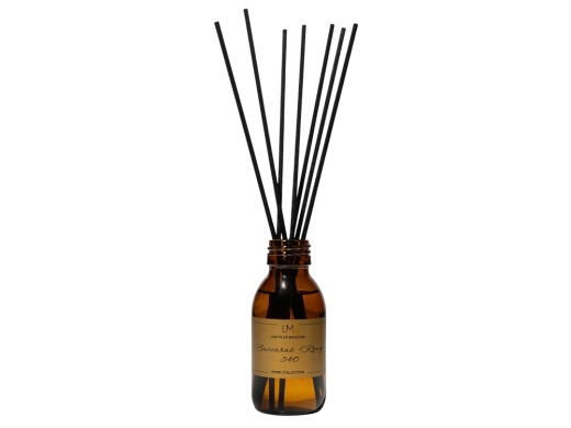 Изображение №1 | Ароматический диффузор с палочками, Баккарат: жасмин и миндаль, амбра, 100 мл С лого (янтарный)