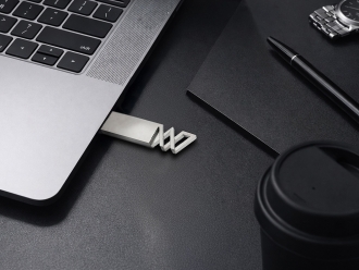 Изображение №3 | Флешка 32 ГБ USB 3.0 «Адорн» (серебристый)